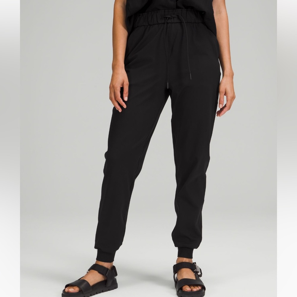 Stretch High-Rise Jogger Black Size 10